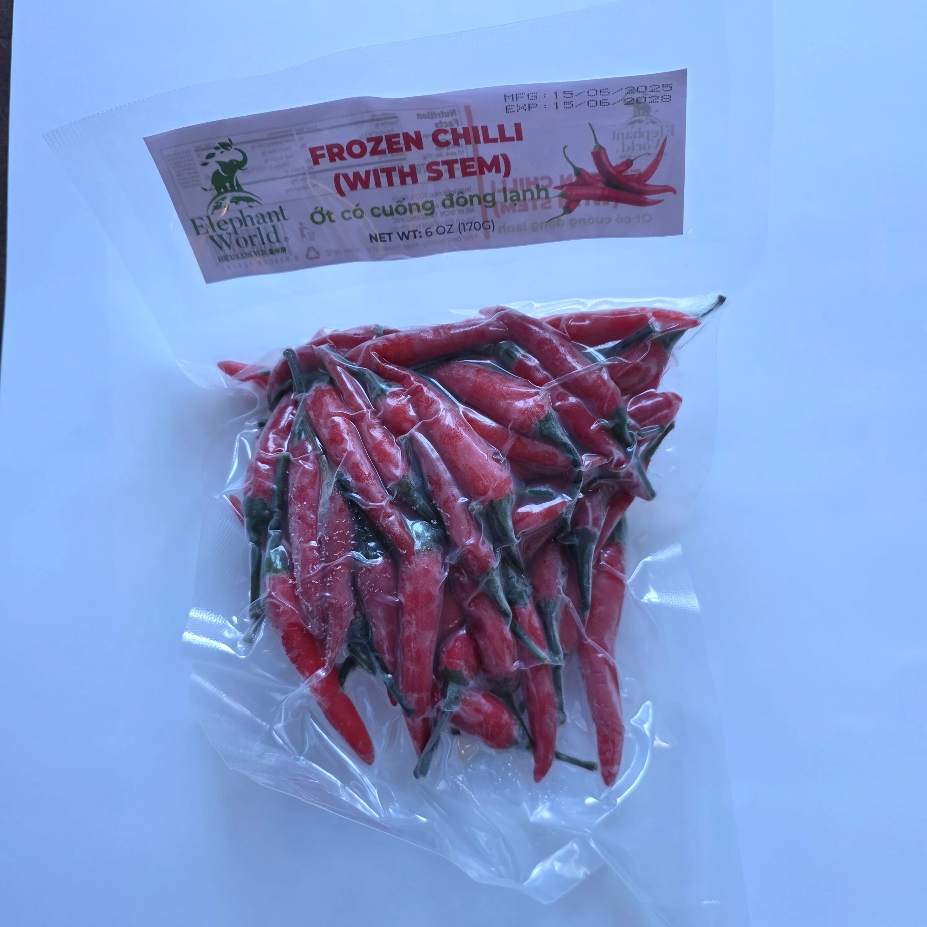Elephant World Frozen Chilli With  Stem 6 Oz (170 g)